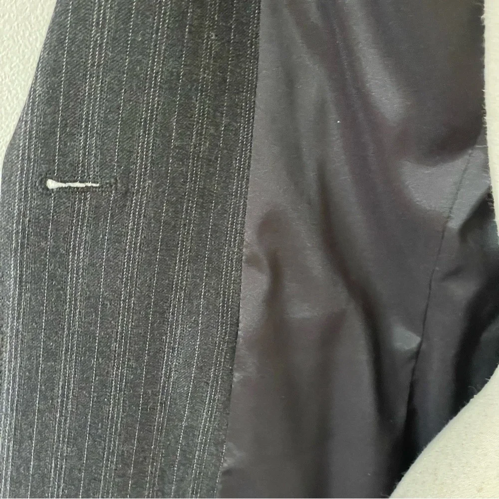 Gorgeous NWT Theory Charcoal Pinstripe Wool Blend Blazer Size: 0 - Picture 7 of 12